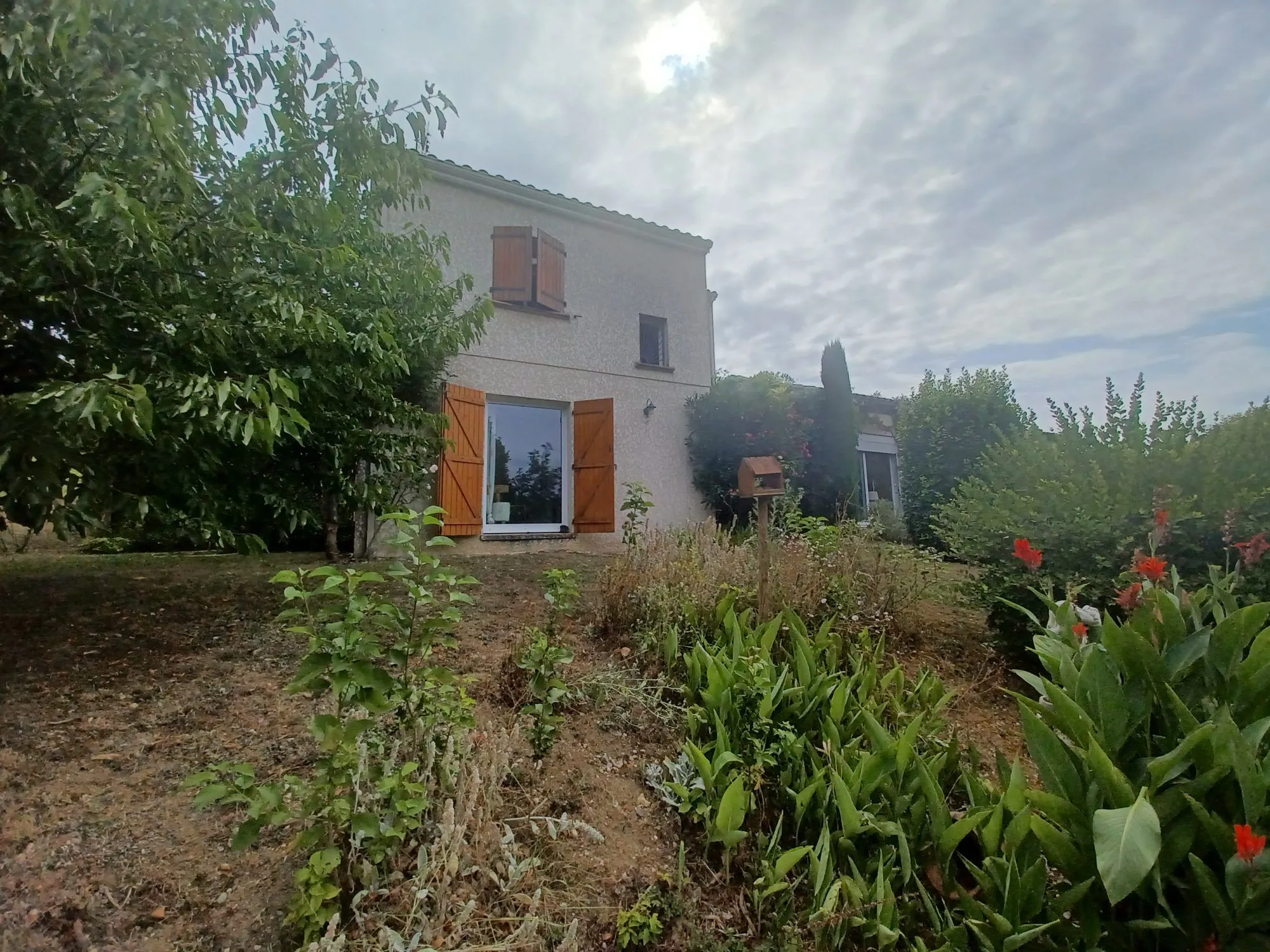 Maison de 144 m² avec grand jardin et vue campagne à Lautrec