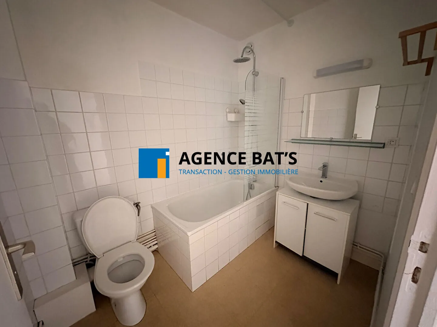 Appartement T2 à Roche La Molière proche commodités avec cuisine équipée 