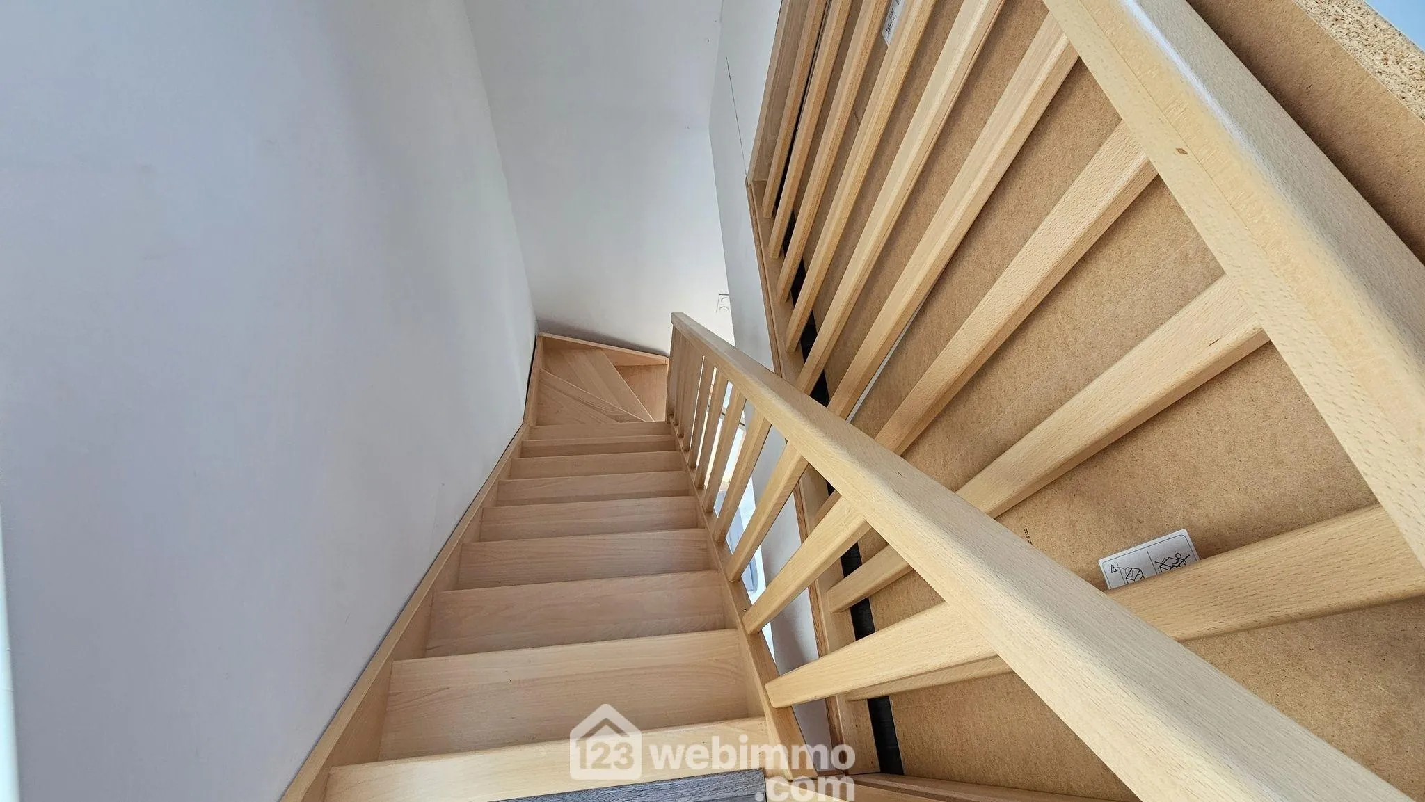 Appartement duplex de 69 m² à Puiseaux en vente avec potentiel de personnalisation 