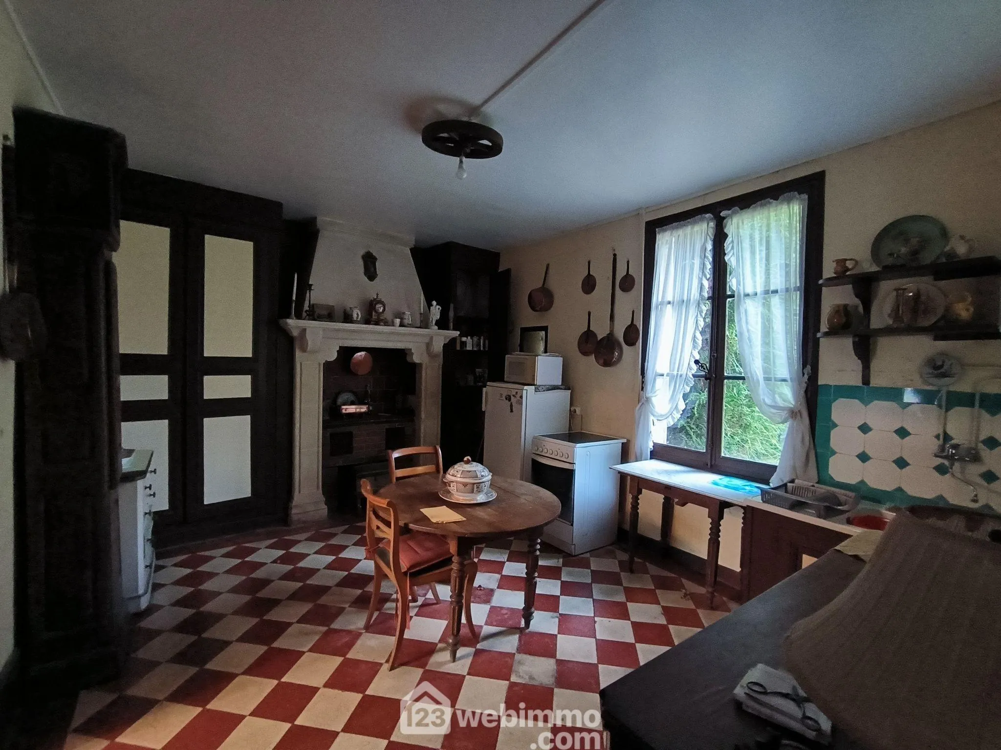 Longère à rénover de 222 m² avec dépendance et terrain arboré à Braine 