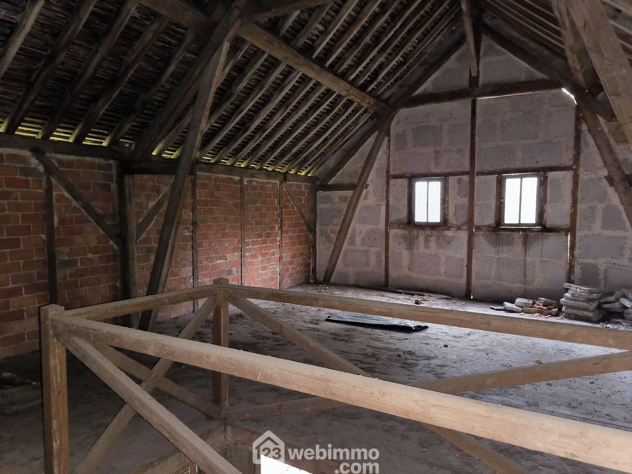 Longère à rénover de 222 m² avec dépendance et terrain arboré à Braine 