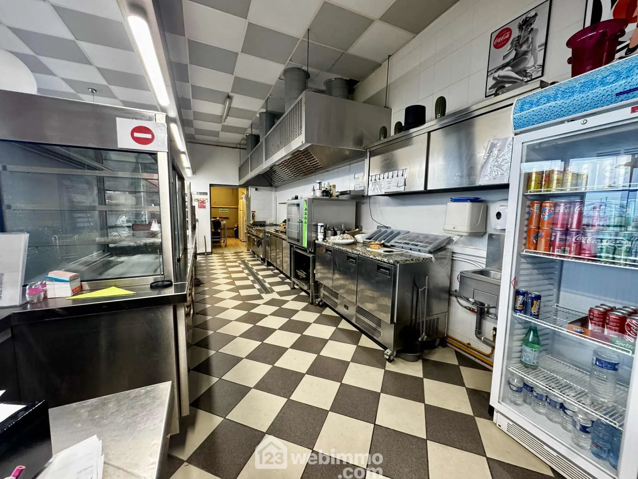 Fonds de commerce clé en main à Fresnoy-le-Grand au cœur d'une galerie commerciale 