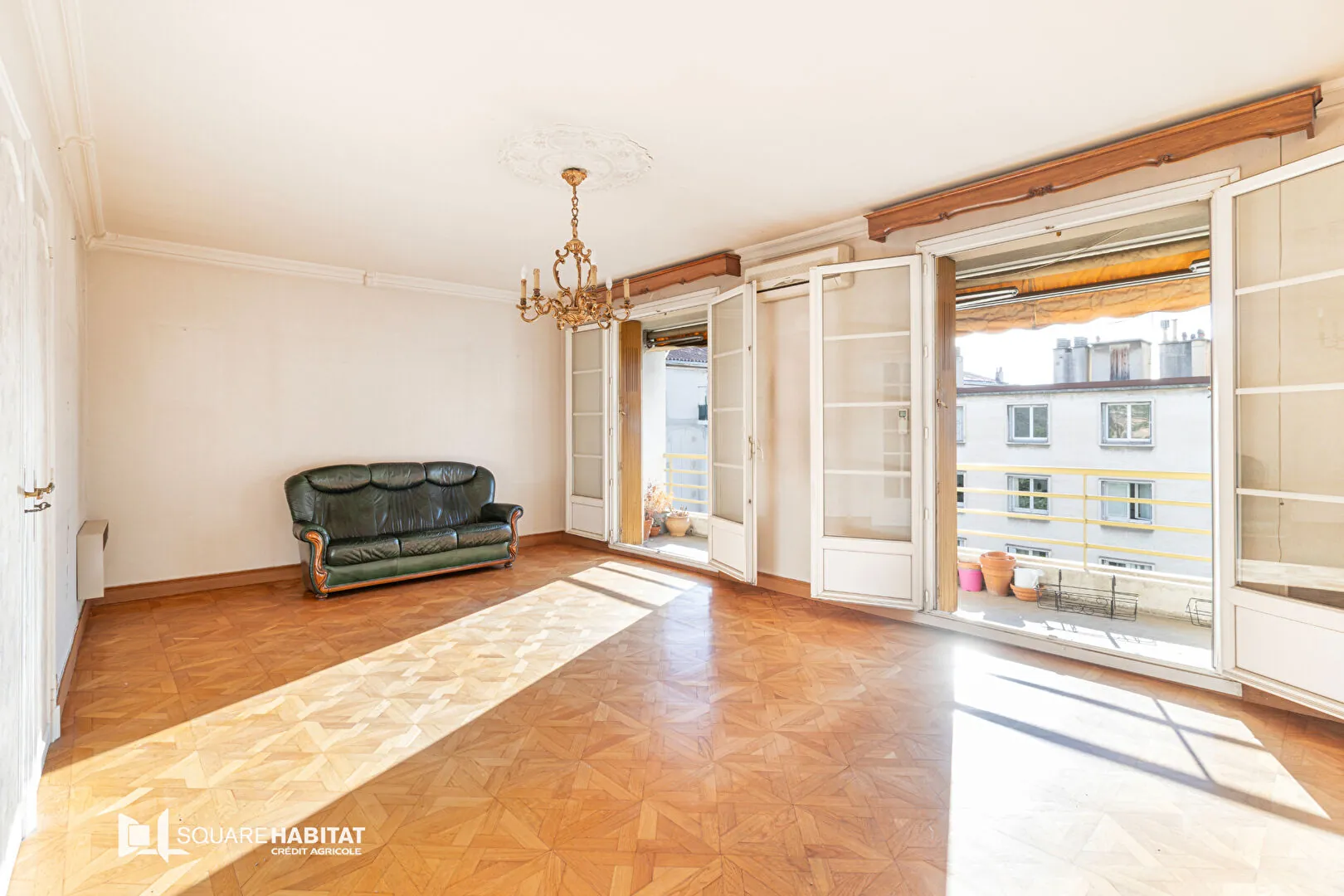 Appartement 3 pièces de 81 m² avec balcon et cave à Marseille secteur Sébastopol 