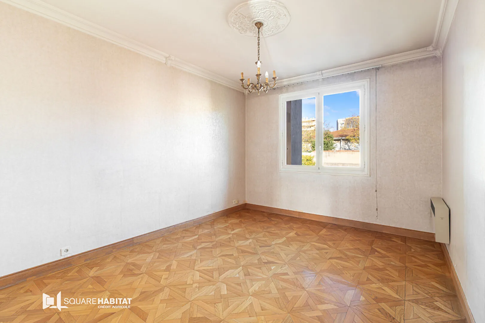 Appartement 3 pièces de 81 m² avec balcon et cave à Marseille secteur Sébastopol 