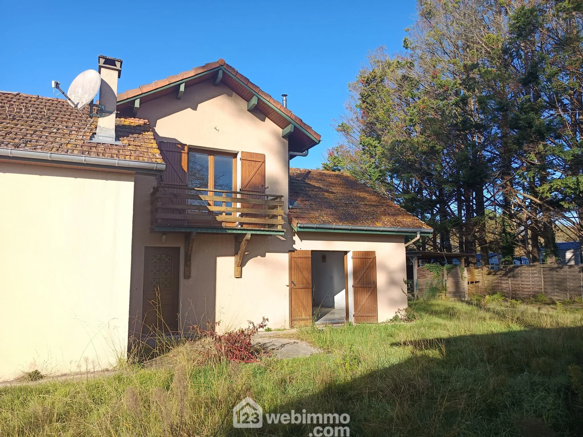 À vendre maison à Mimizan 200m² avec piscine et grand potentiel de rénovation 