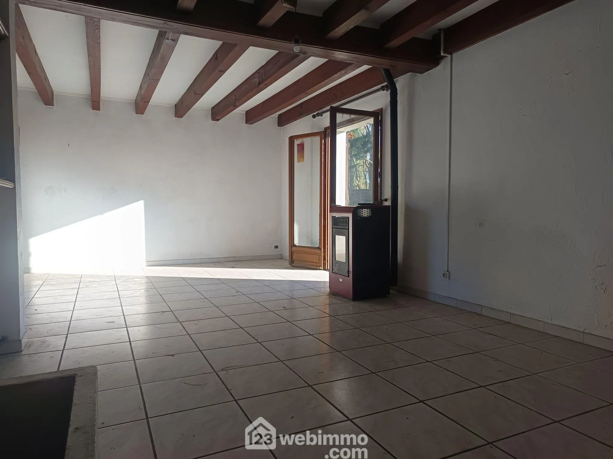 À vendre maison à Mimizan 200m² avec piscine et grand potentiel de rénovation 