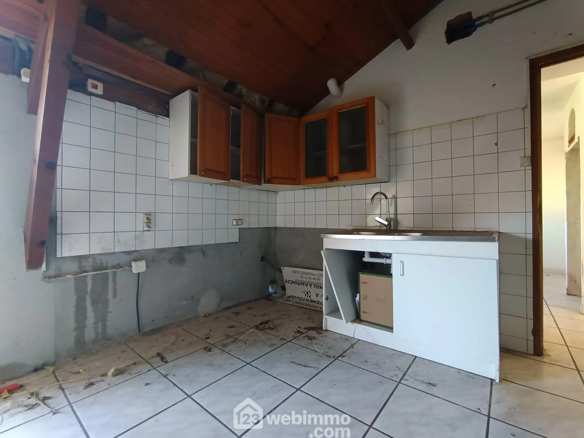 À vendre maison à Mimizan 200m² avec piscine et grand potentiel de rénovation 