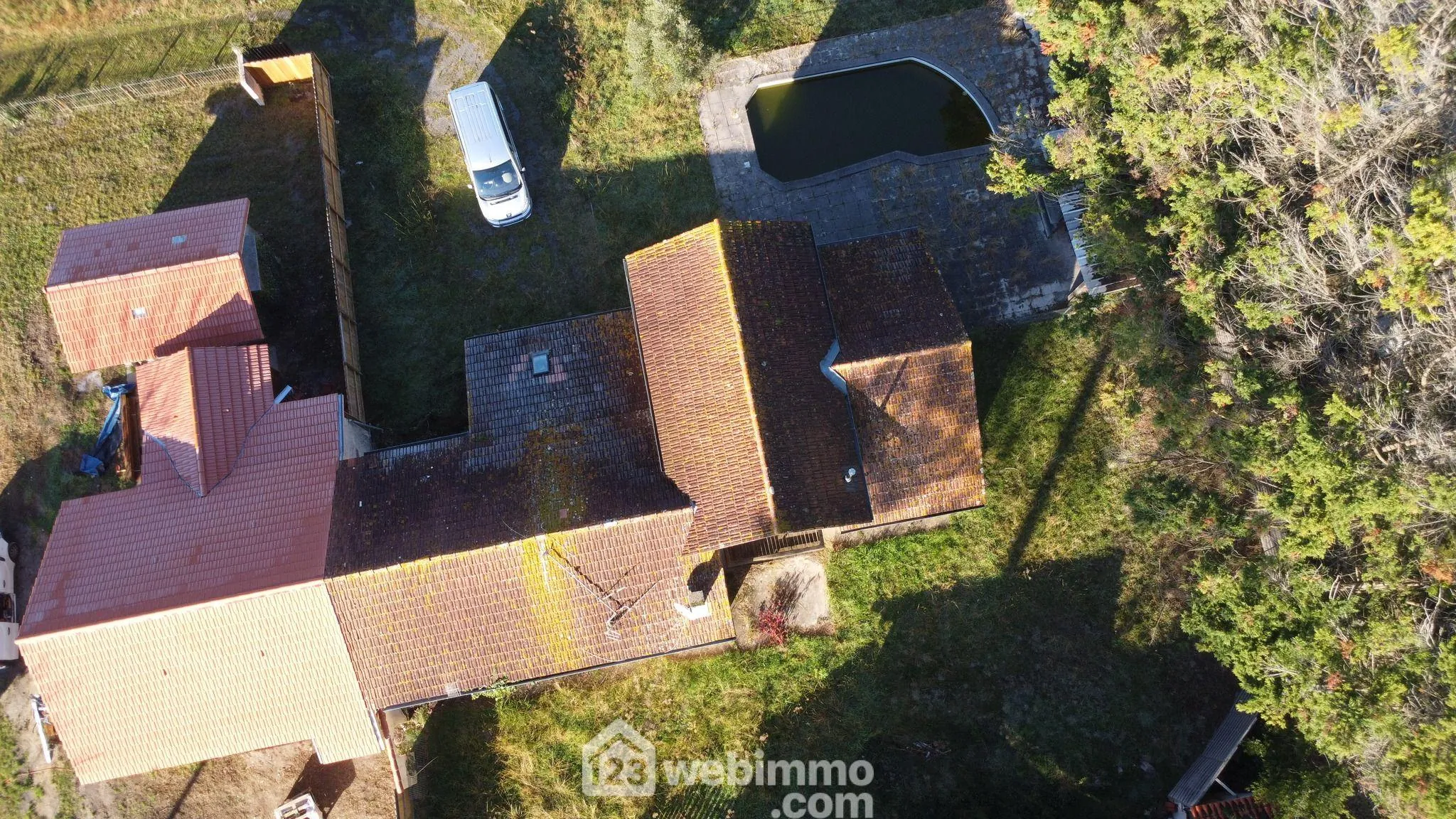 À vendre maison à Mimizan 200m² avec piscine et grand potentiel de rénovation 