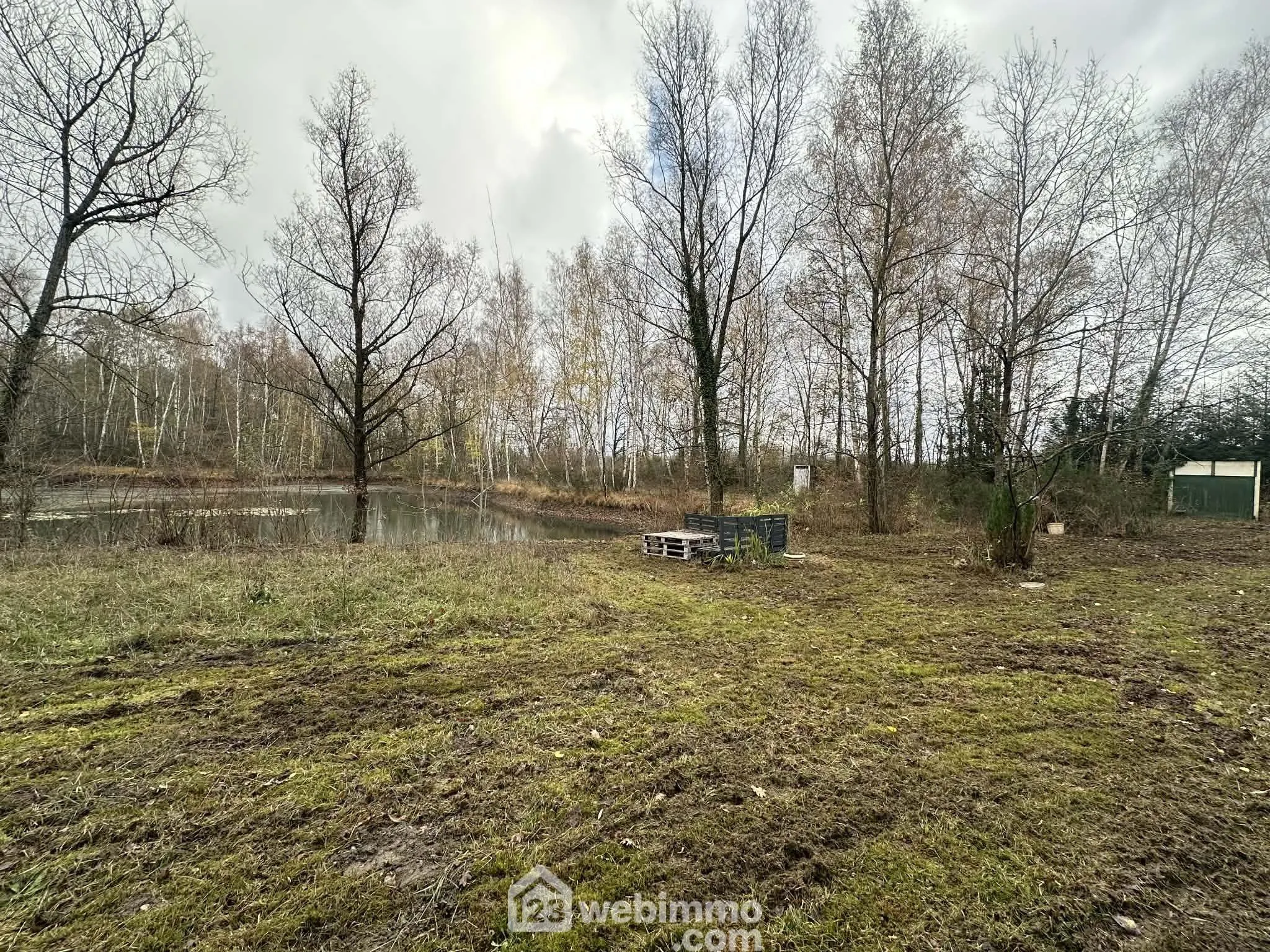 Magnifique terrain de loisirs avec étang à Étouvelles - 10 450 m² 