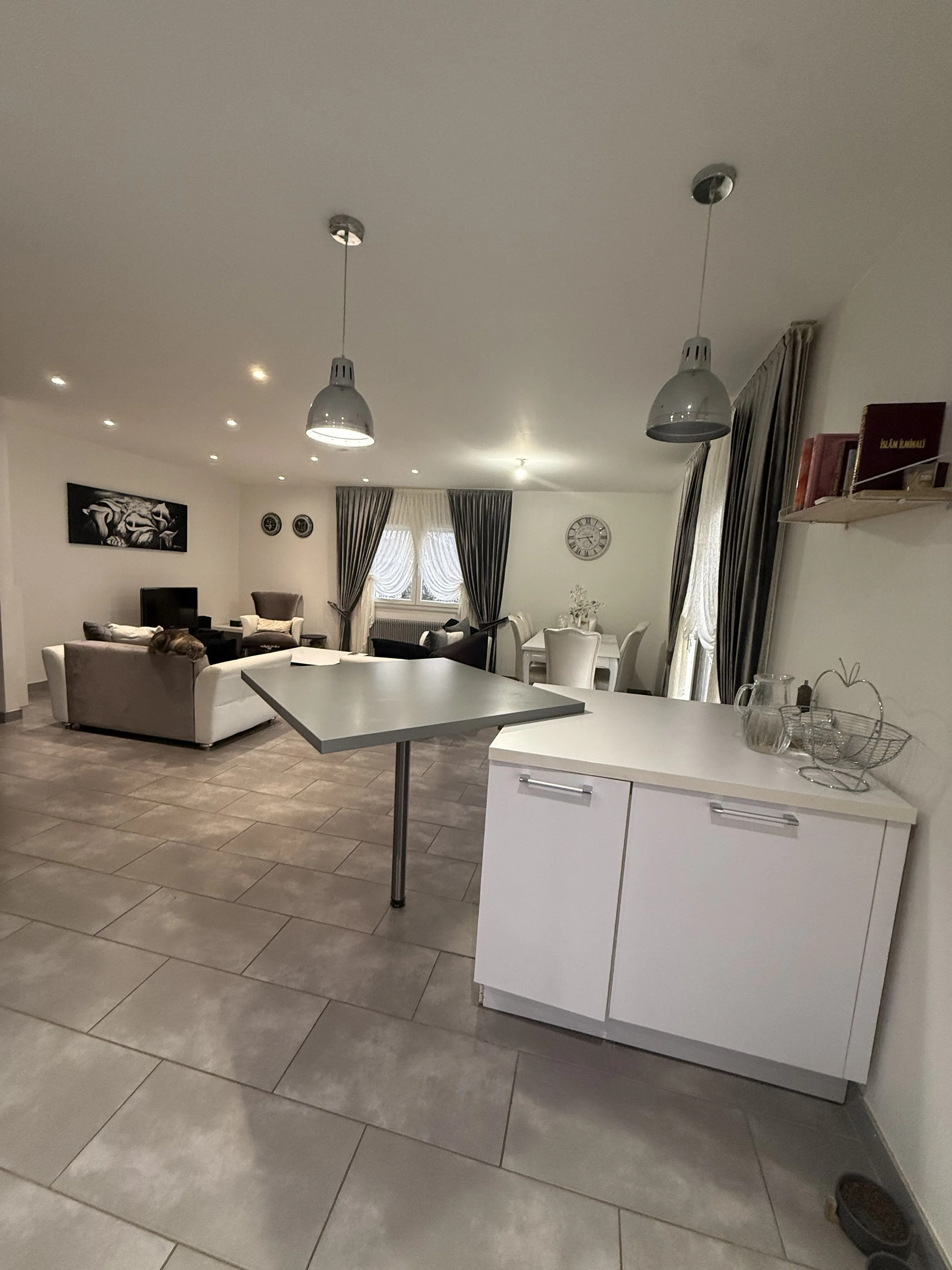 Maison à vendre à Riorges de 100 m² avec garage et balcon 