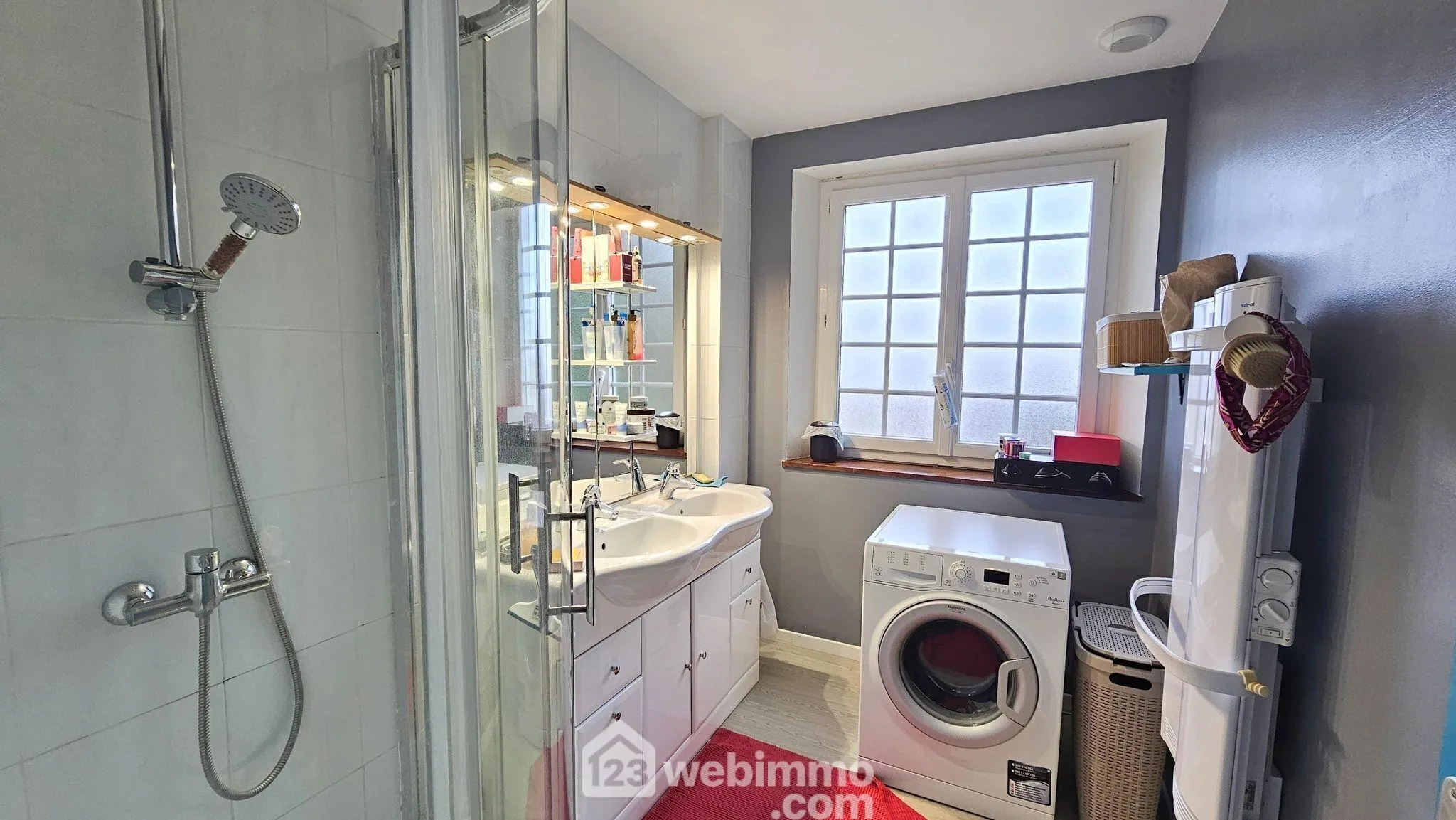 Bel appartement rénové de 61m² à Samoreau avec parking et cave 