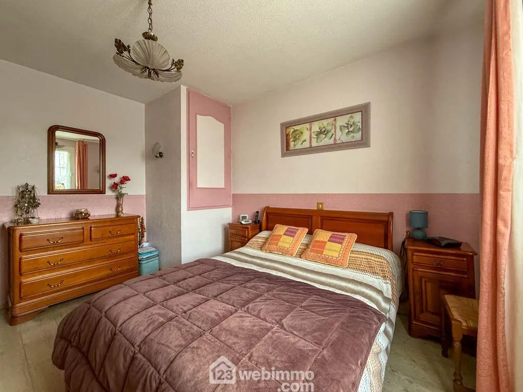 Maison 84 m² à Pouzauges avec jardin et sous-sol, parfait pour un premier achat 