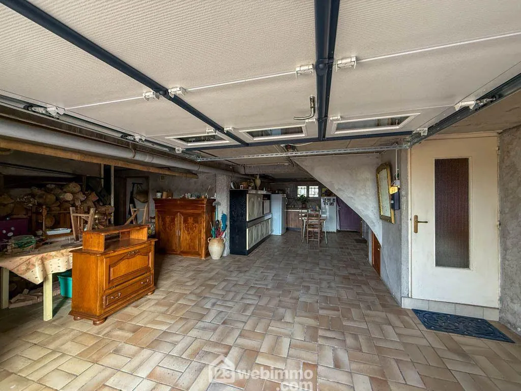 Maison 84 m² à Pouzauges avec jardin et sous-sol, parfait pour un premier achat 