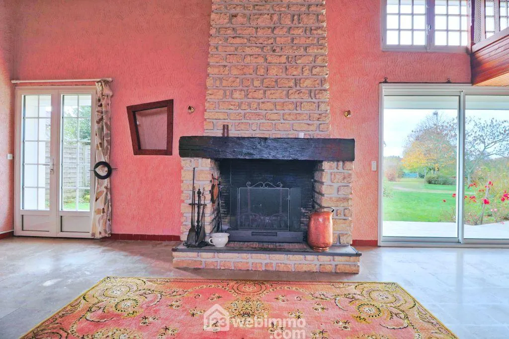 Longère rénovée de 240 m² à Saint Macoux, proche commodités 