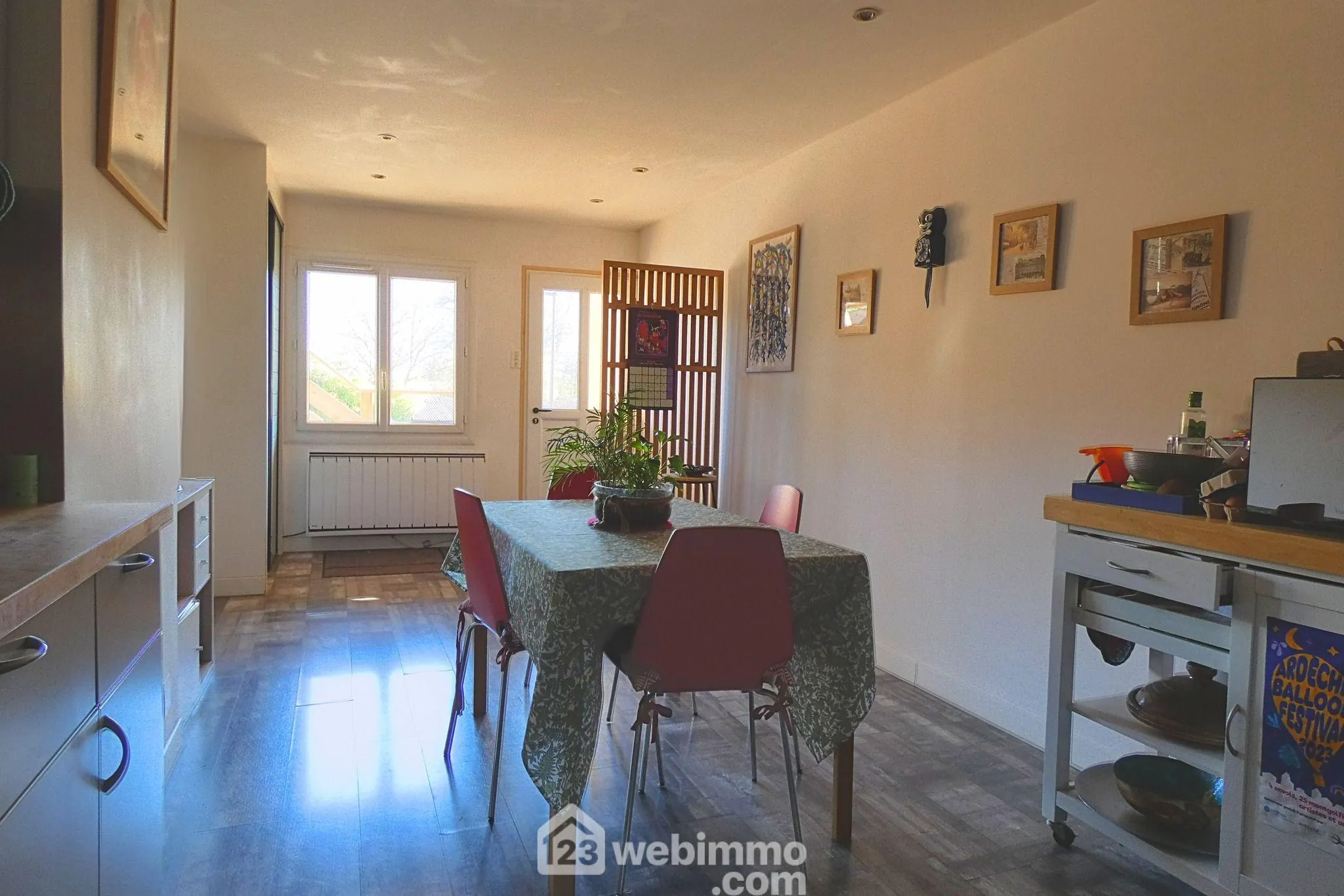 Charme et volumes : maison mitoyenne de 141 m² à Ugine 