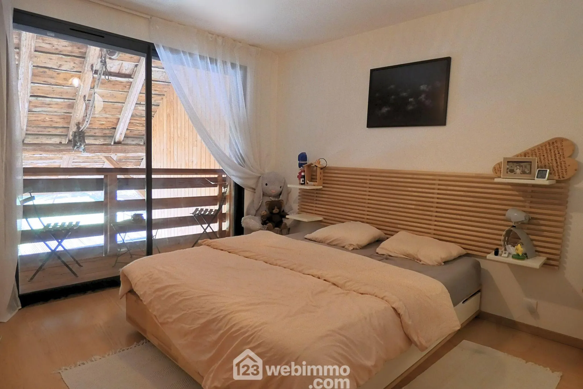 Charme et volumes : maison mitoyenne de 141 m² à Ugine 