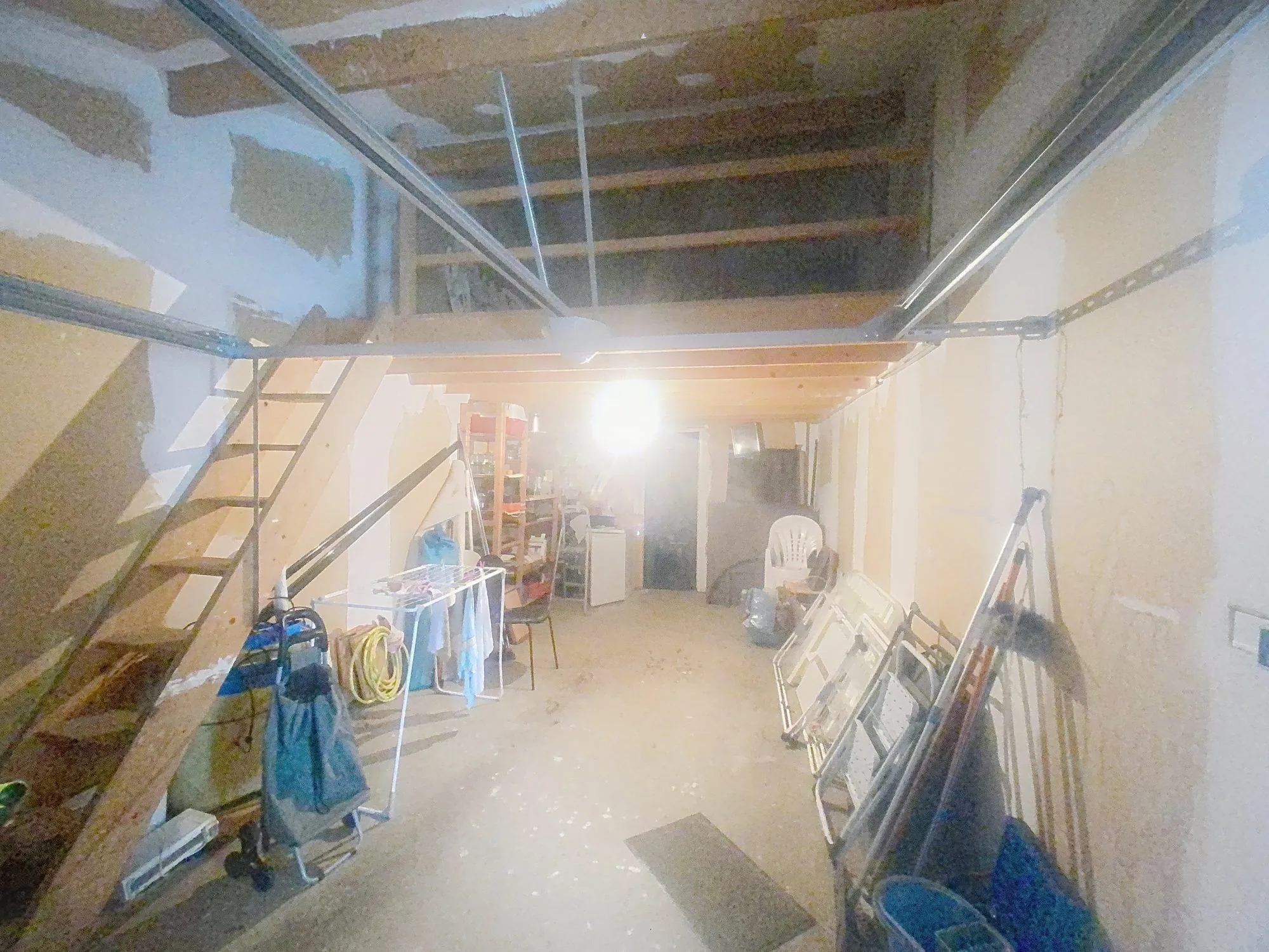 Maison 5 pièces avec piscine à Puygouzon - Confort et tranquillité 