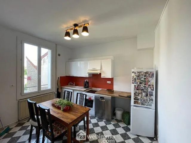 Maison de village de 66m² avec jardin à Pont Eveque - Charmante propriété avec dépendances et environnement pittoresque 