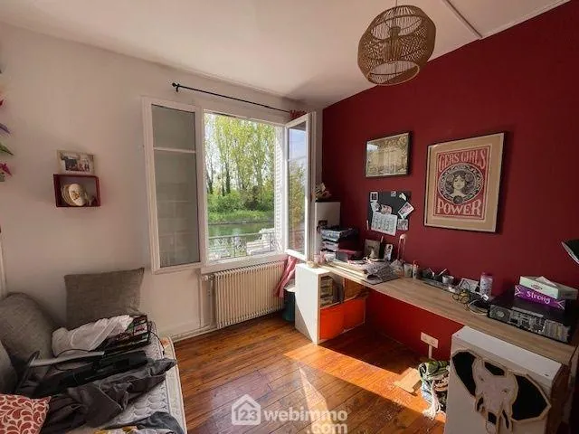 Maison de village de 66m² avec jardin à Pont Eveque - Charmante propriété avec dépendances et environnement pittoresque 