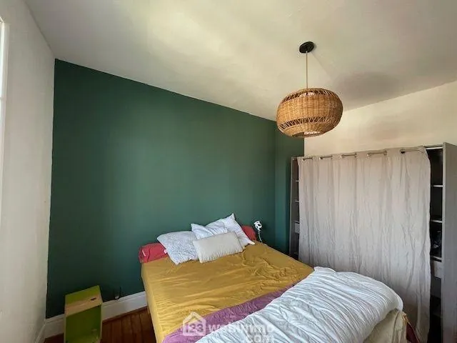 Maison de village de 66m² avec jardin à Pont Eveque - Charmante propriété avec dépendances et environnement pittoresque 