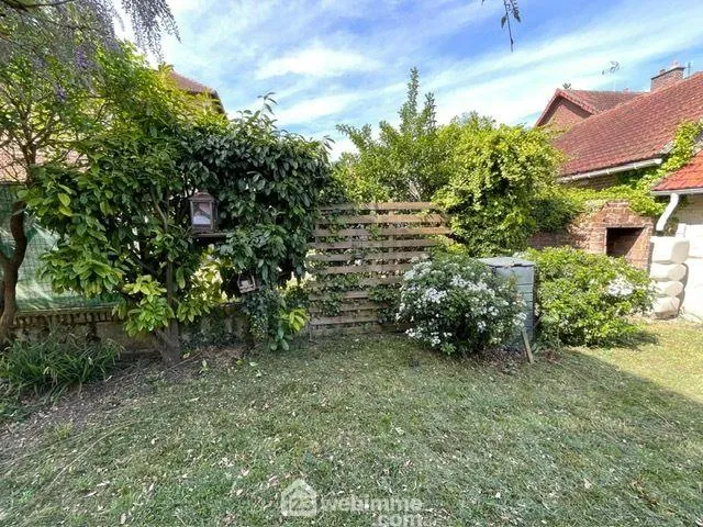 Maison de village de 66m² avec jardin à Pont Eveque - Charmante propriété avec dépendances et environnement pittoresque 