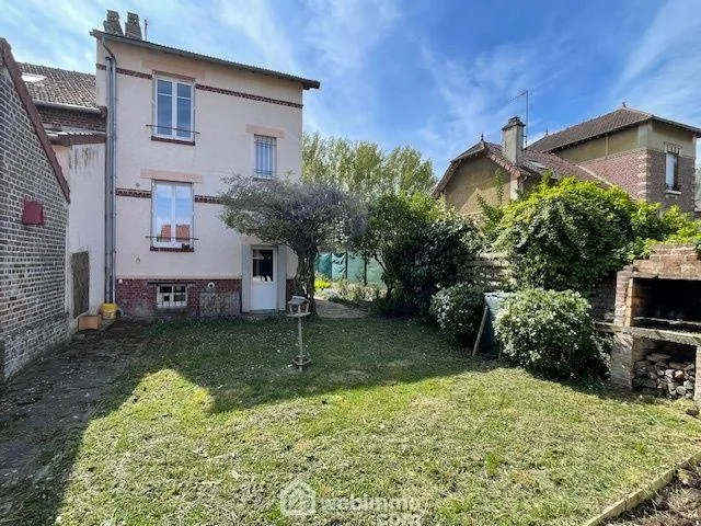 Maison de village de 66m² avec jardin à Pont Eveque - Charmante propriété avec dépendances et environnement pittoresque 