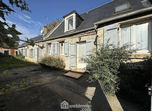 Charmante maison en pierre avec dépendances et vue sur le village à Salency