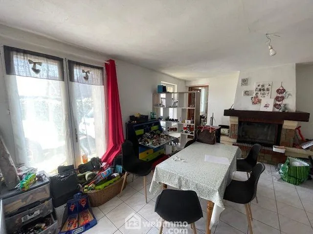 Charmante maison en pierre avec dépendances et vue sur le village à Salency 