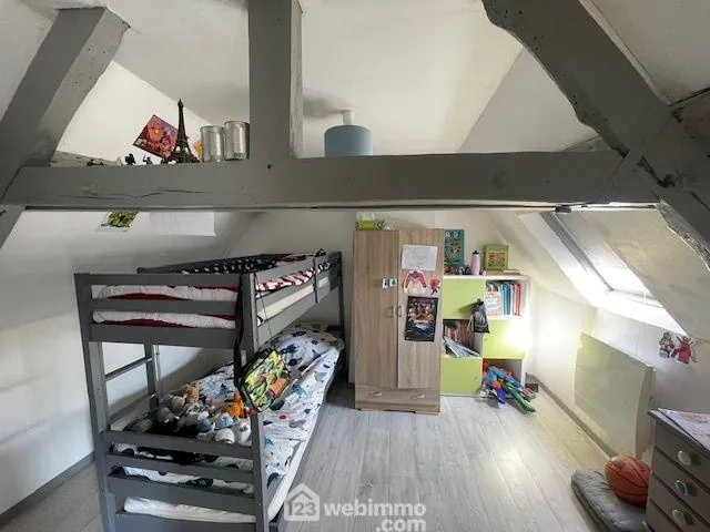 Charmante maison en pierre avec dépendances et vue sur le village à Salency 