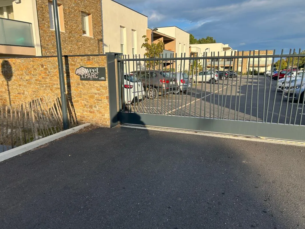 Appartement T2 neuf à vendre à Garons - 43,69 m², sécurisé, livré en 2024 