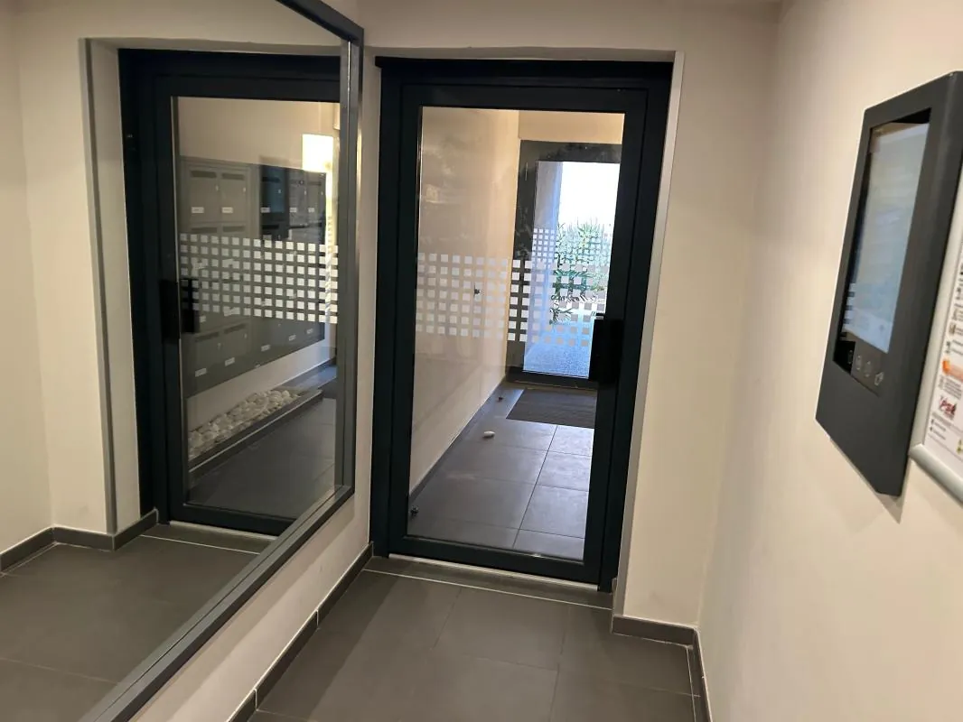 Appartement T2 neuf à vendre à Garons - 43,69 m², sécurisé, livré en 2024 