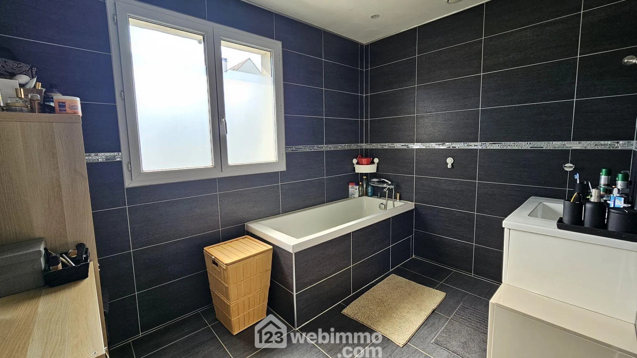 Maison de 105 m² à vendre à Milly-la-Forêt, proche commodités avec jardin et terrasse 