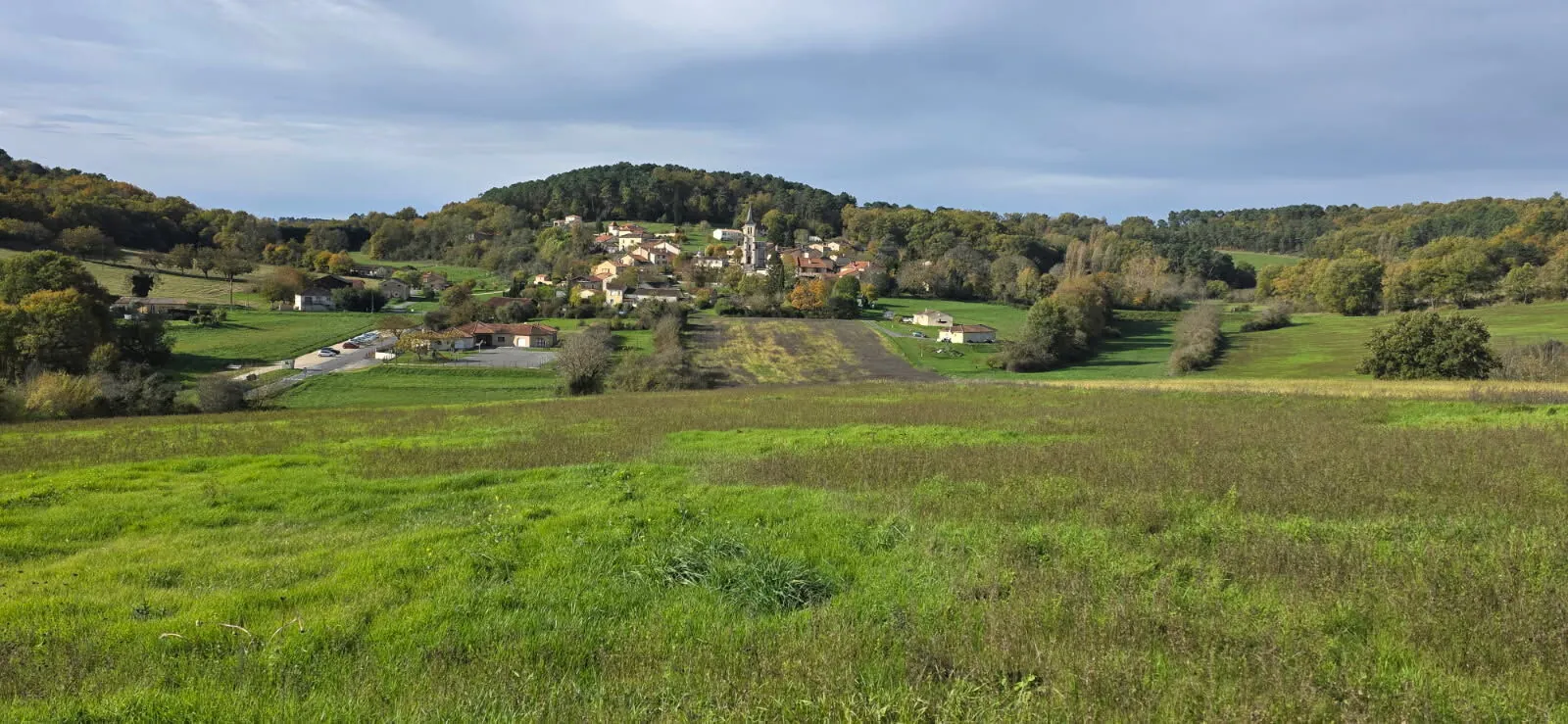 Maison neuve avec vue exceptionnelle à L’eguillac de l’Auche 