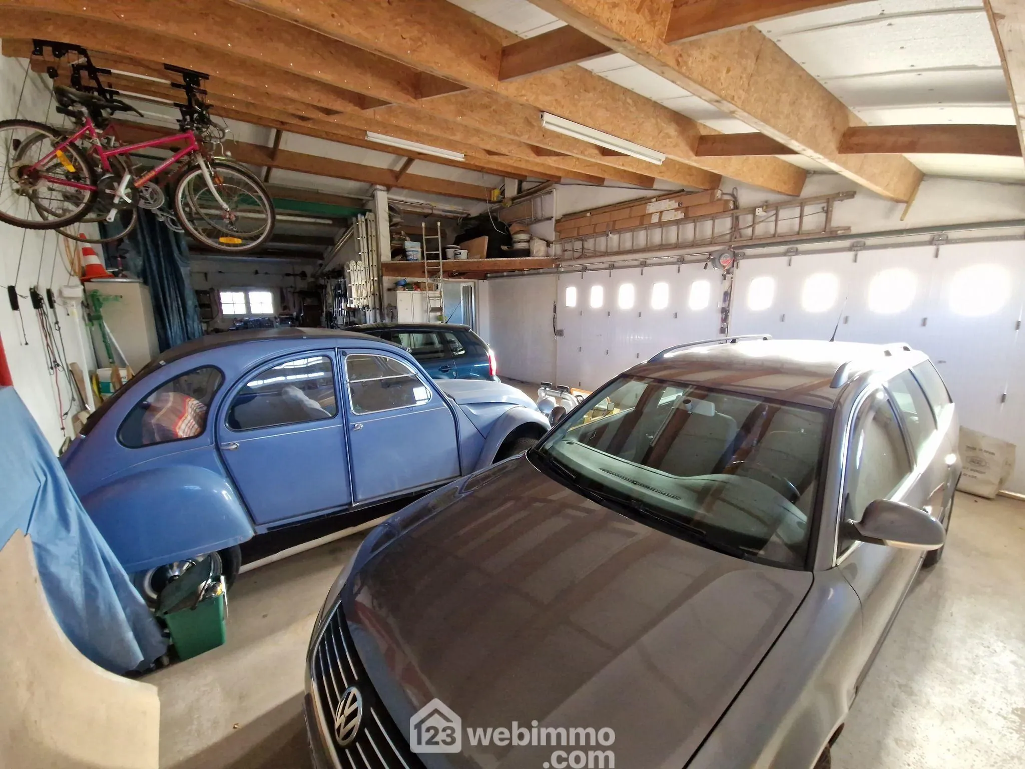 Grande maison à acheter à La Roche-sur-Yon – 168 m² avec dépendances et terrain constructible 