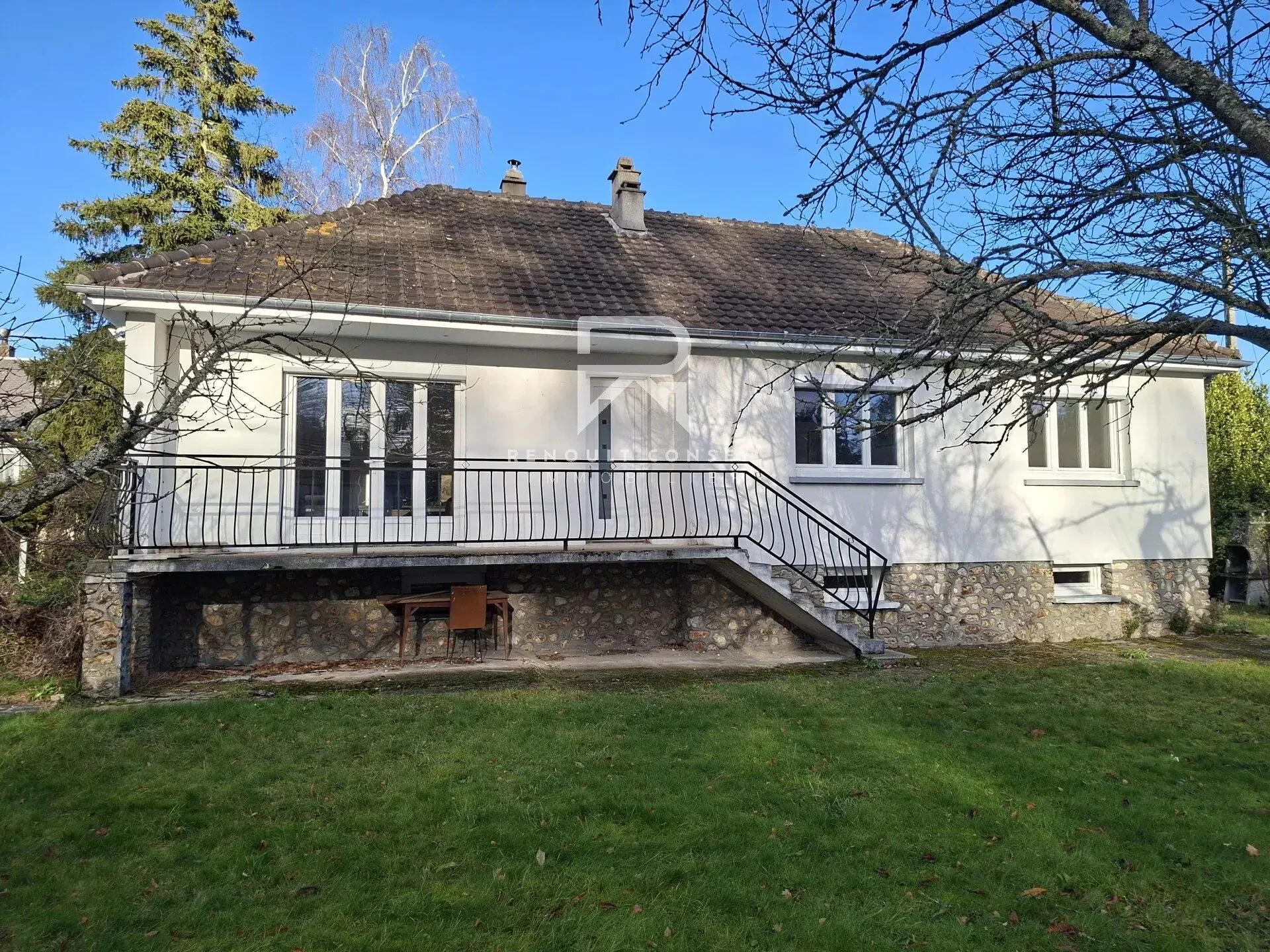 Pavillon rénové de 90 m² à Beaumontel - 3 chambres, terrain de 700 m², environnement calme