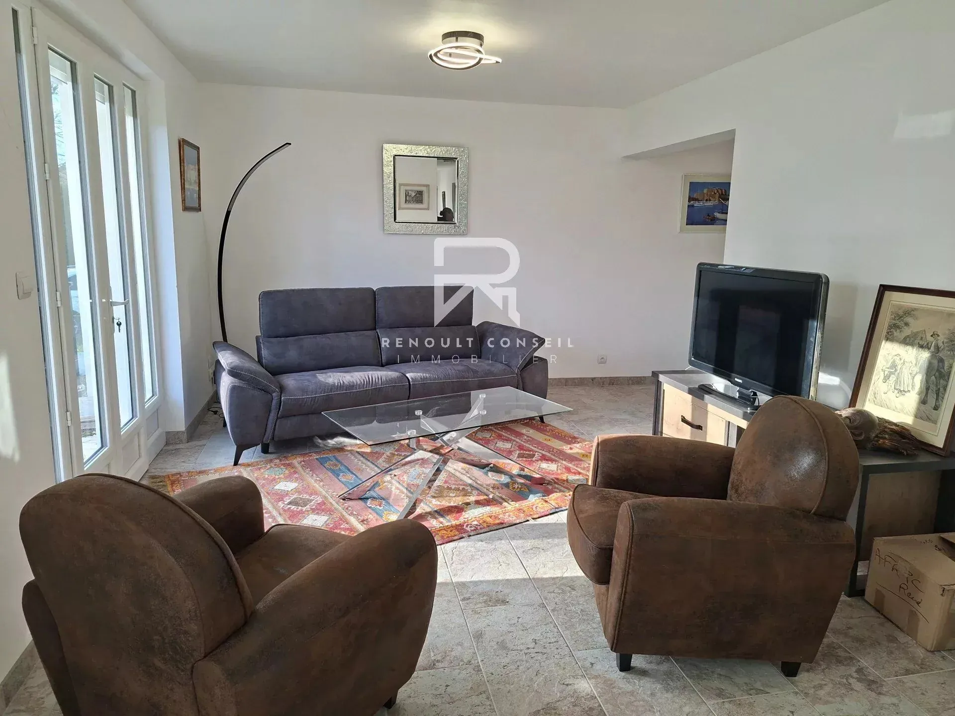 Pavillon rénové de 90 m² à Beaumontel - 3 chambres, terrain de 700 m², environnement calme 