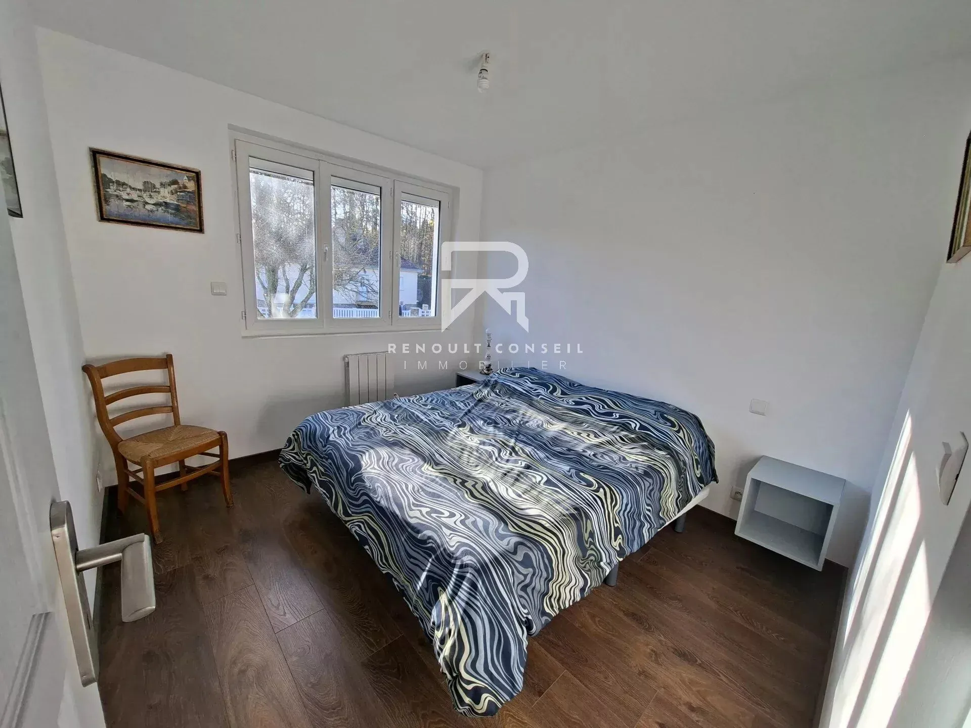 Pavillon rénové de 90 m² à Beaumontel - 3 chambres, terrain de 700 m², environnement calme 