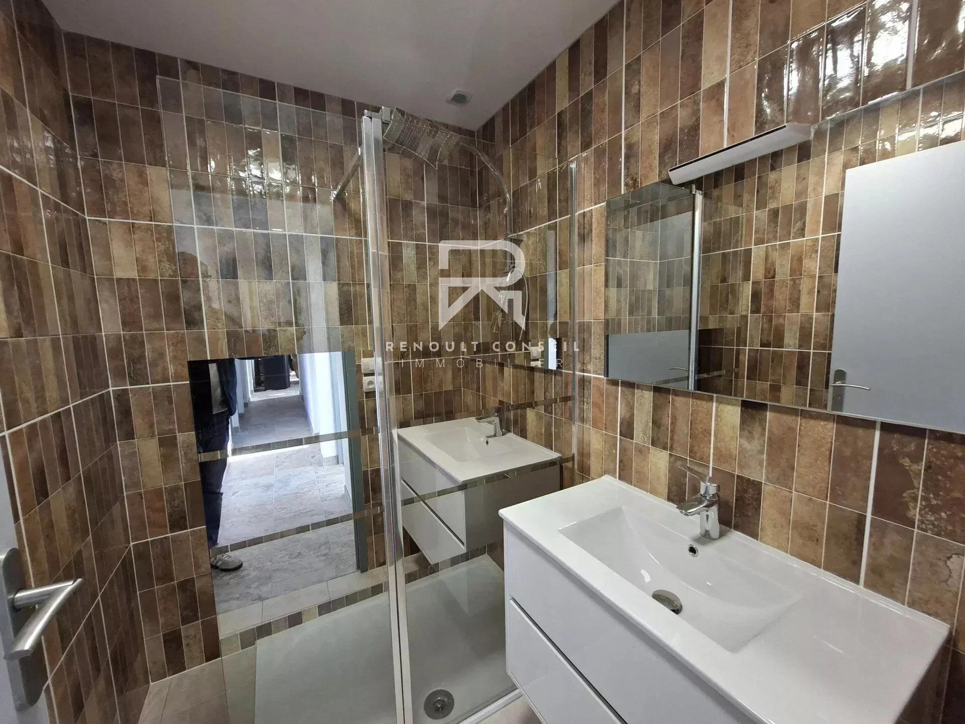 Pavillon rénové de 90 m² à Beaumontel - 3 chambres, terrain de 700 m², environnement calme 