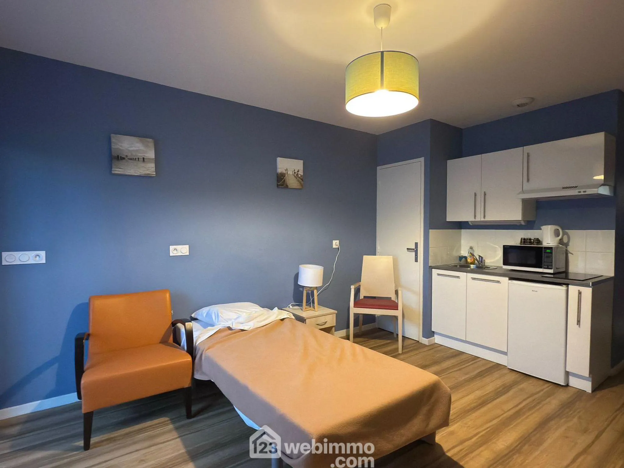 Studio meublé de 27m² à Mazé-Milon, idéal pour investissement locatif en résidence seniors 