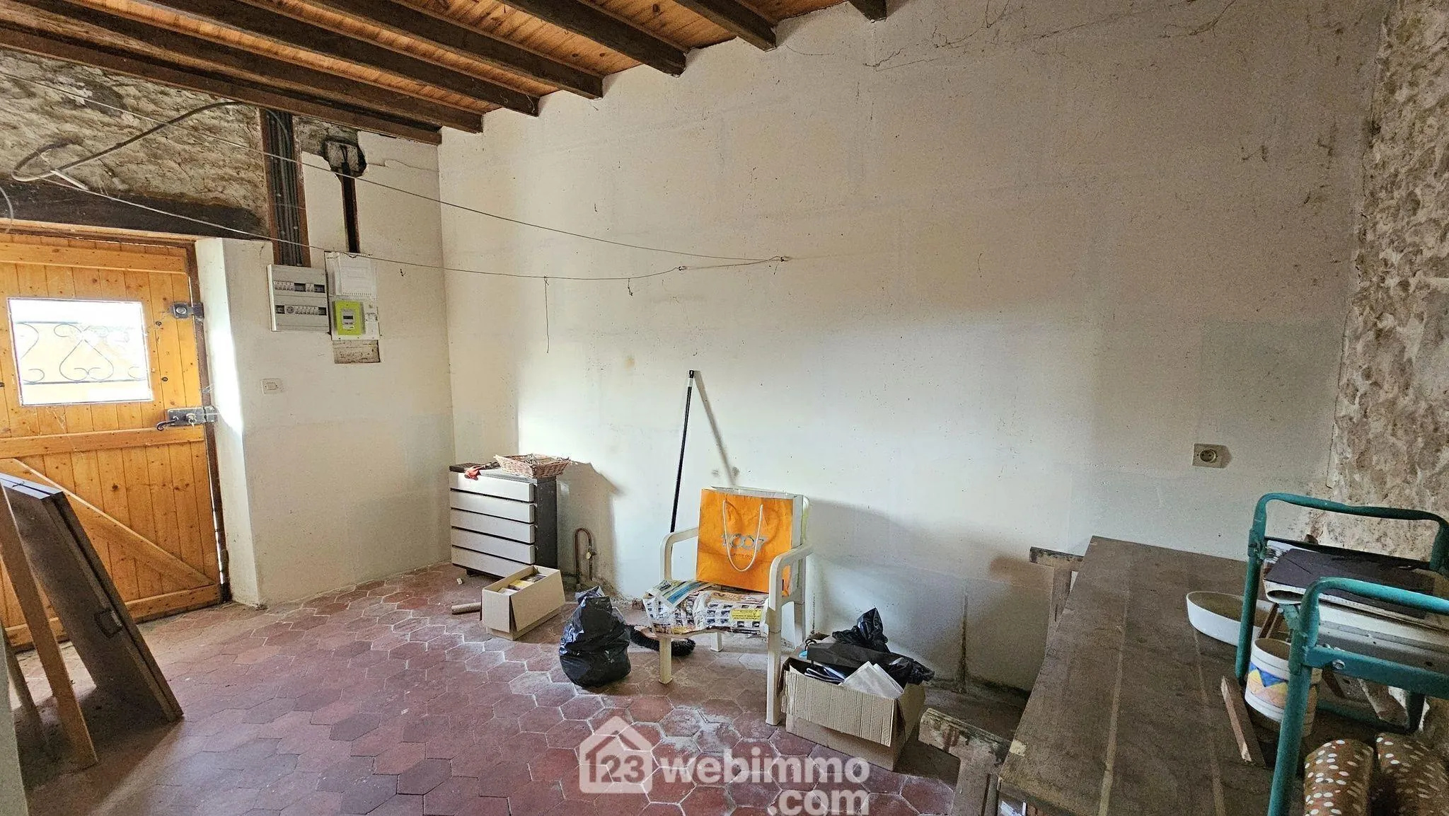 Charmante maison en pierre de 100 m² à Boigneville, calme et dépendances 