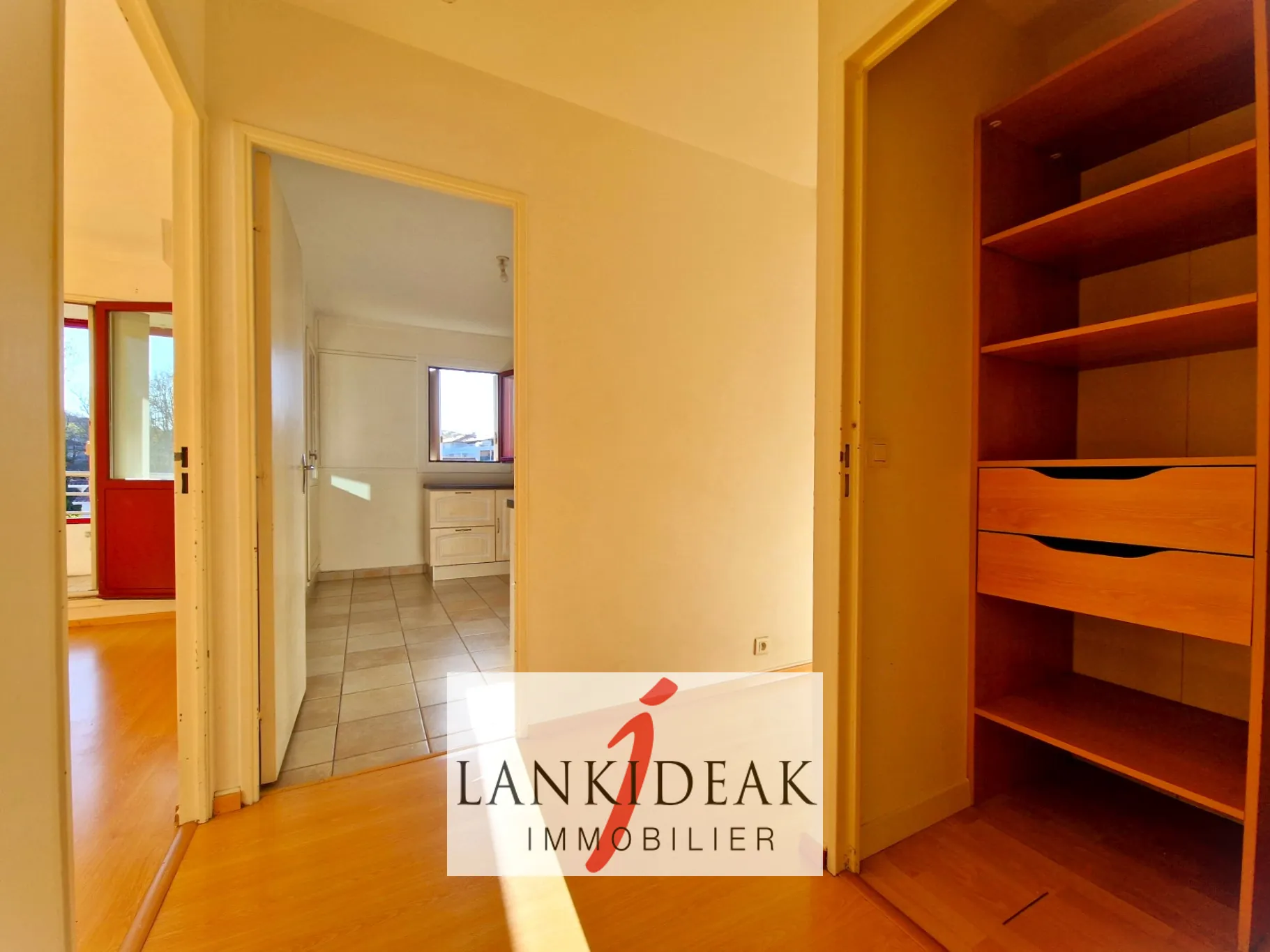 Appartement T2 de 49 m² avec terrasse et parking à Anglet 