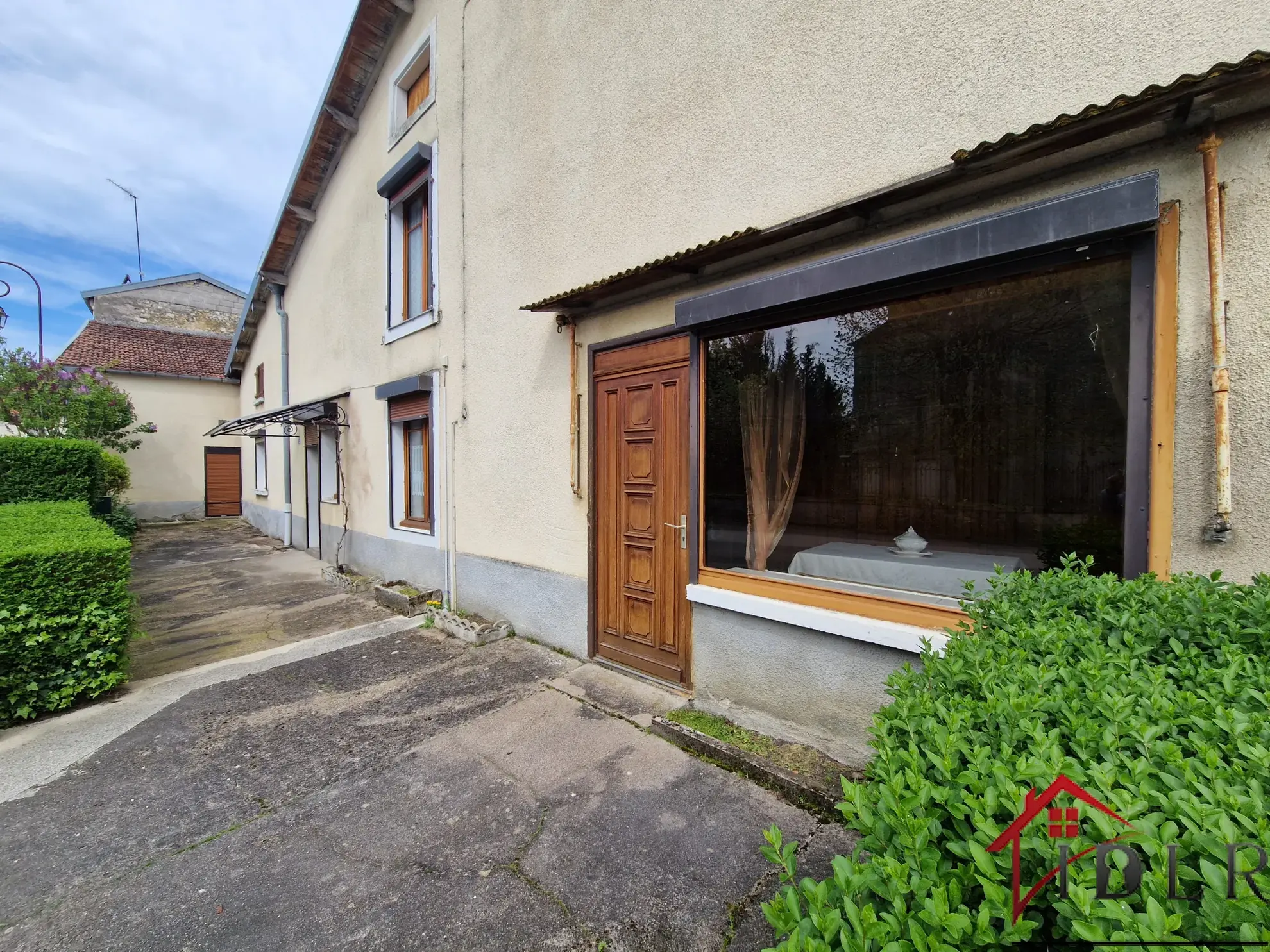 À vendre maison de village à Melay, 85 m², potentiel commercial et résidentiel 