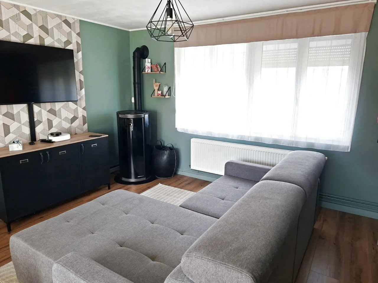 Maison semi-individuelle moderne à Boussois avec 4 chambres, jardin et garage 