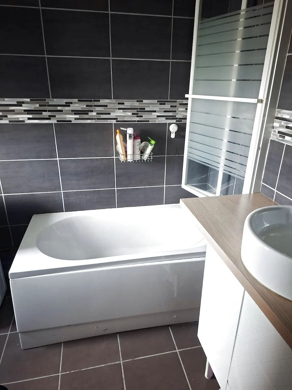 Maison semi-individuelle moderne à Boussois avec 4 chambres, jardin et garage 