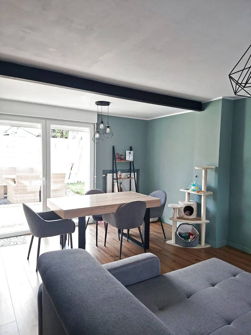 Maison semi-individuelle moderne à Boussois avec 4 chambres, jardin et garage 