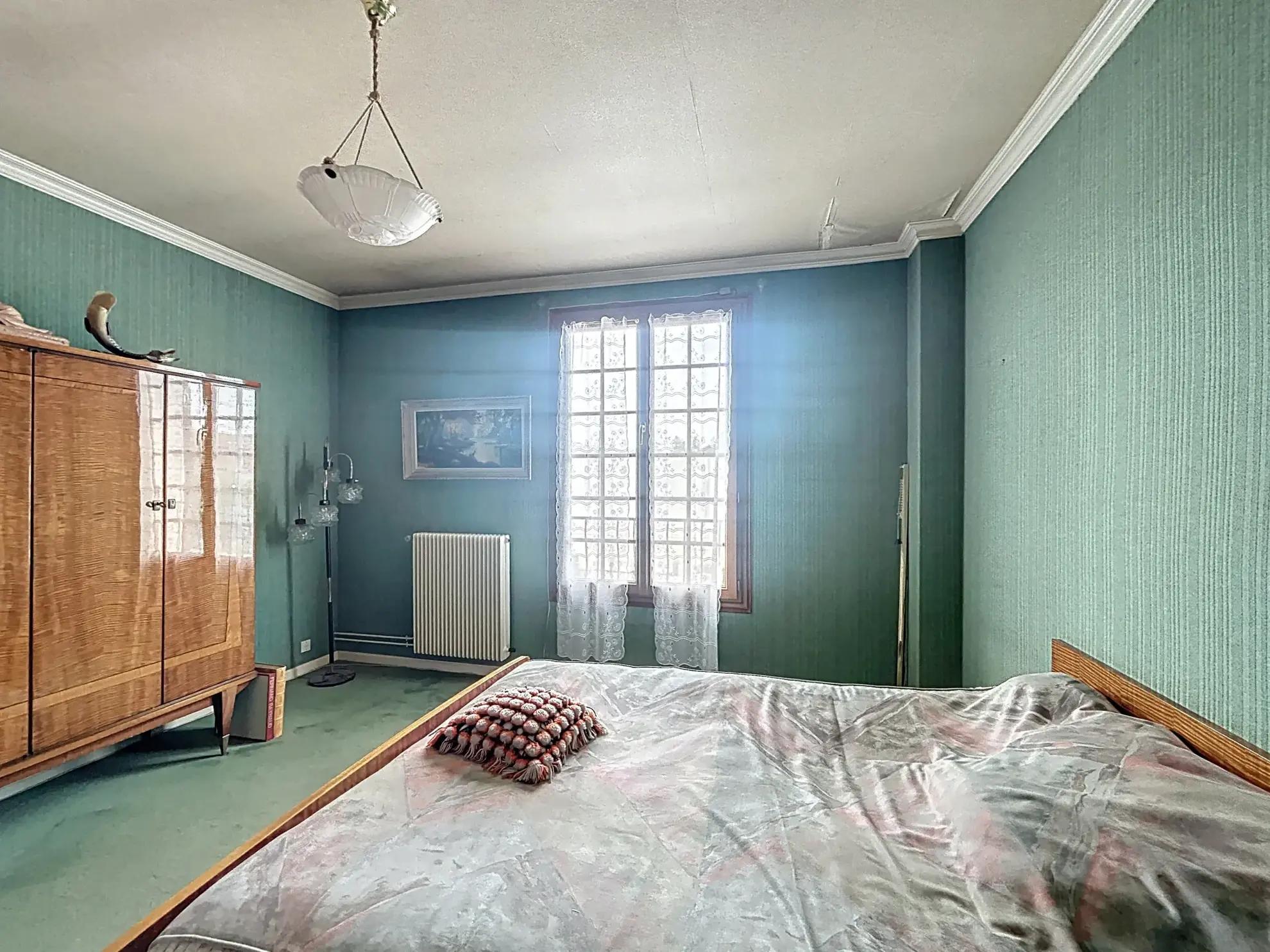 Appartement à rénover près de la gare à Melun - 2 chambres, balcon, parking 