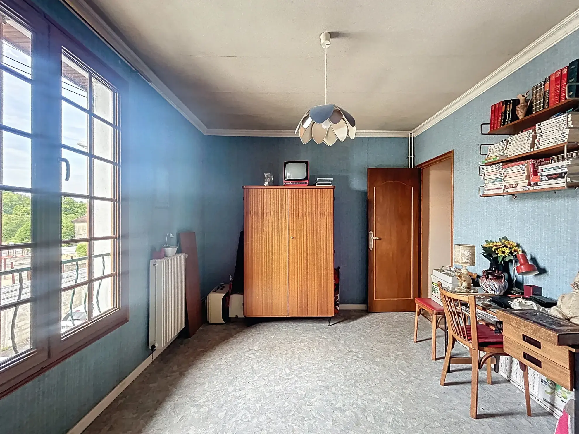 Appartement à rénover près de la gare à Melun - 2 chambres, balcon, parking 