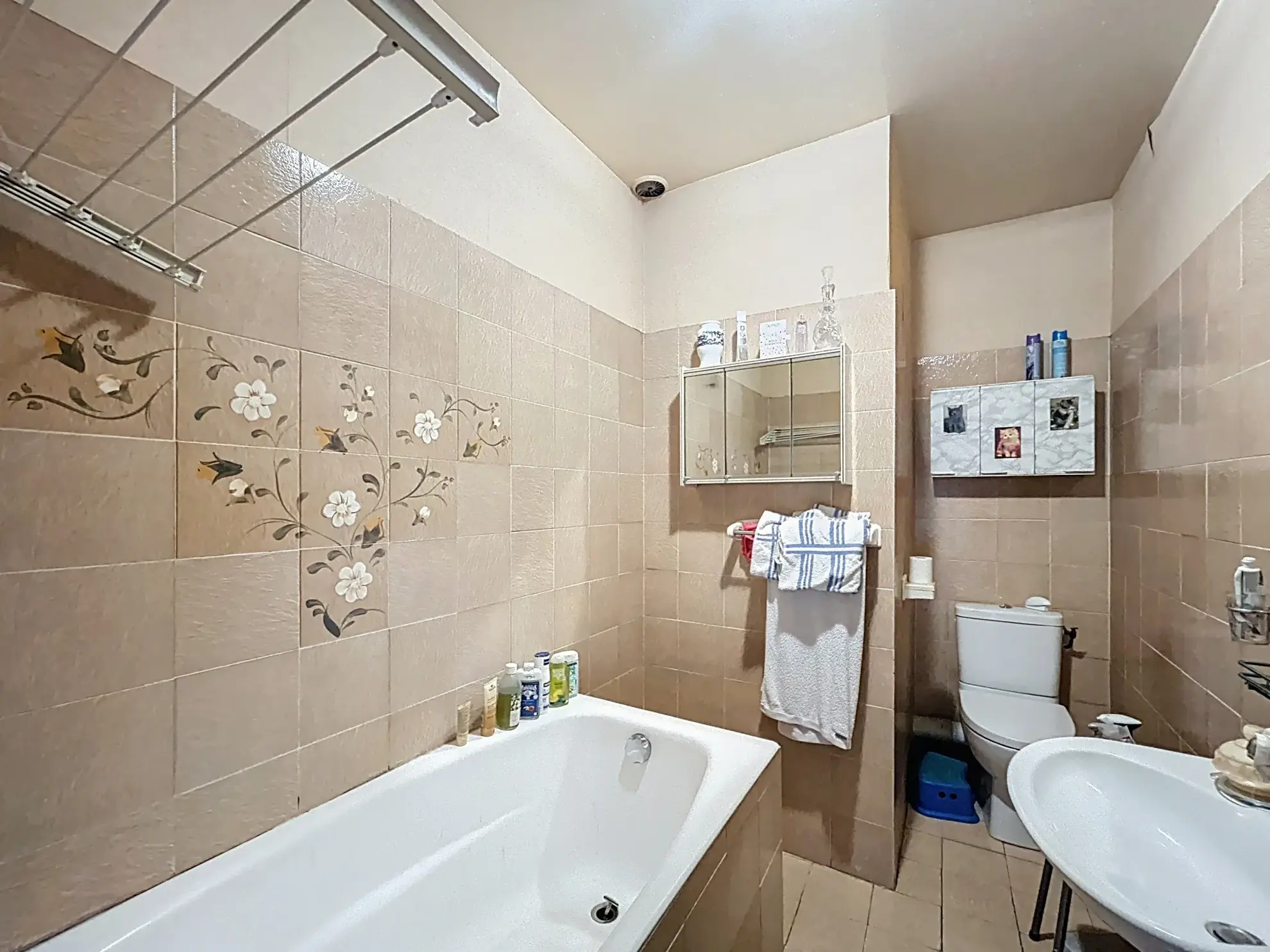 Appartement à rénover près de la gare à Melun - 2 chambres, balcon, parking 