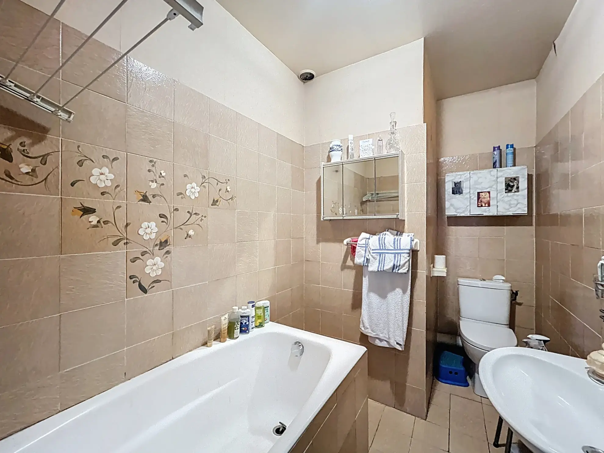 Appartement à rénover près de la gare à Melun - 2 chambres, balcon, parking 