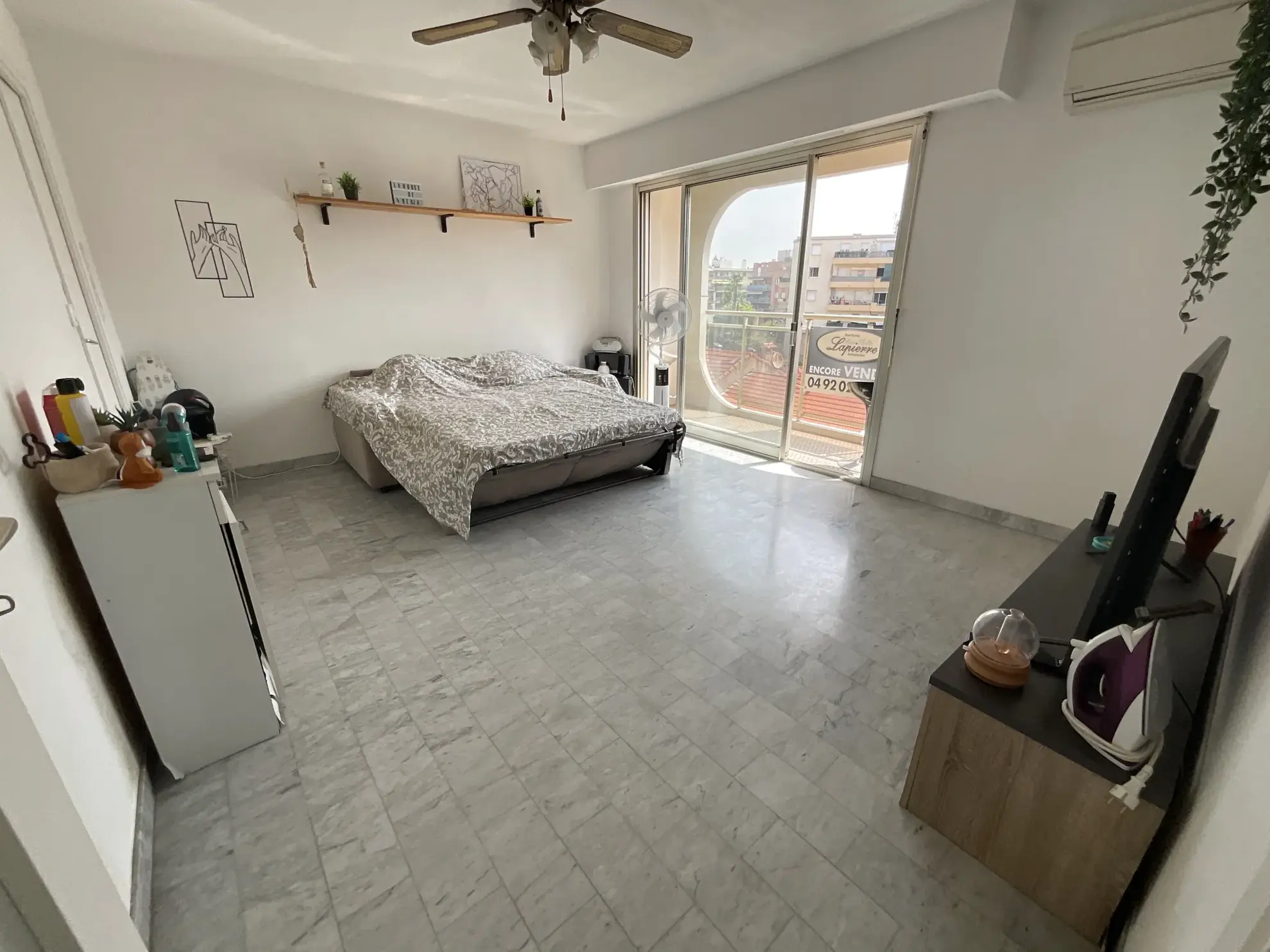 Vaste studio à Cagnes-sur-Mer avec cave, balcon et locataire en place 